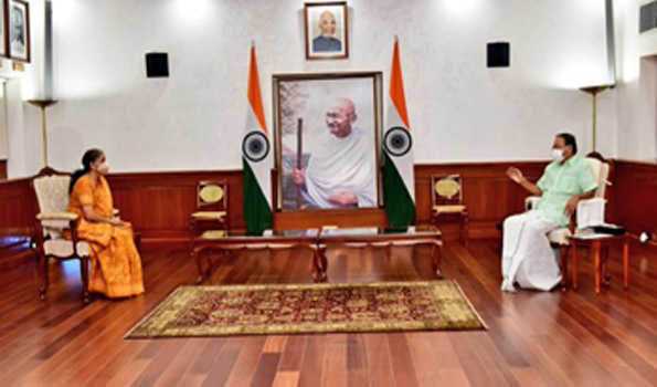 सीतारमण ने की नायडू से भेंट